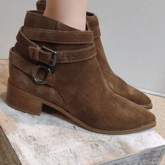 👍 Marc Fisher Suede Booties NWOB.  S1 - Picture 1 of 6